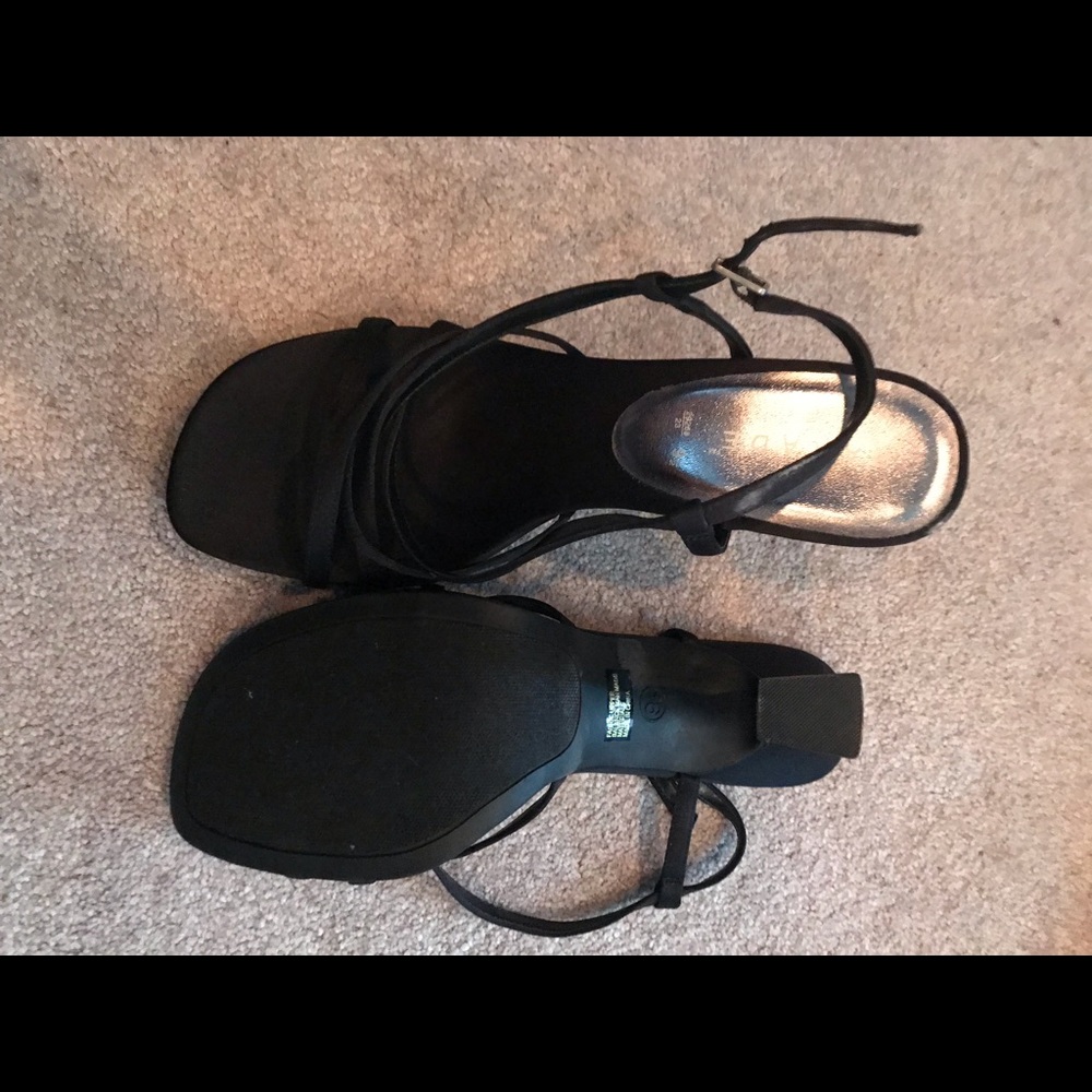Black sandals-heels worn once